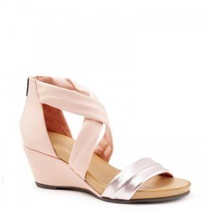 Bueno Women's Iona Metallic Pale Pink Leather W/Rose Metallic Size 37